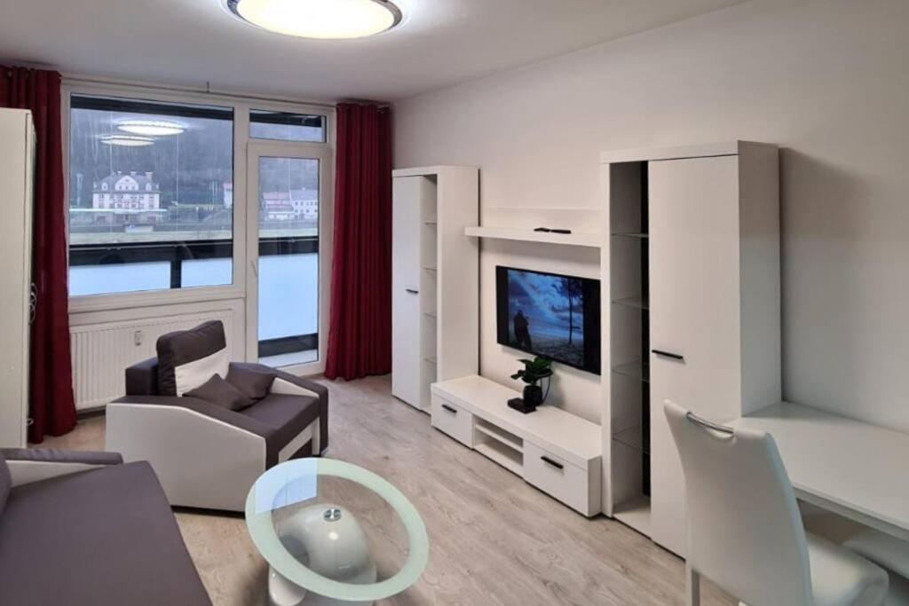Utulny Apartman V Centru, S Krasnym Vyhledem Decin Exterior photo